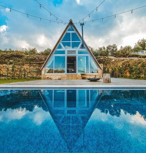 A Framed Bungalow with a Pool – Mazraat Al Teffeh, Ehden