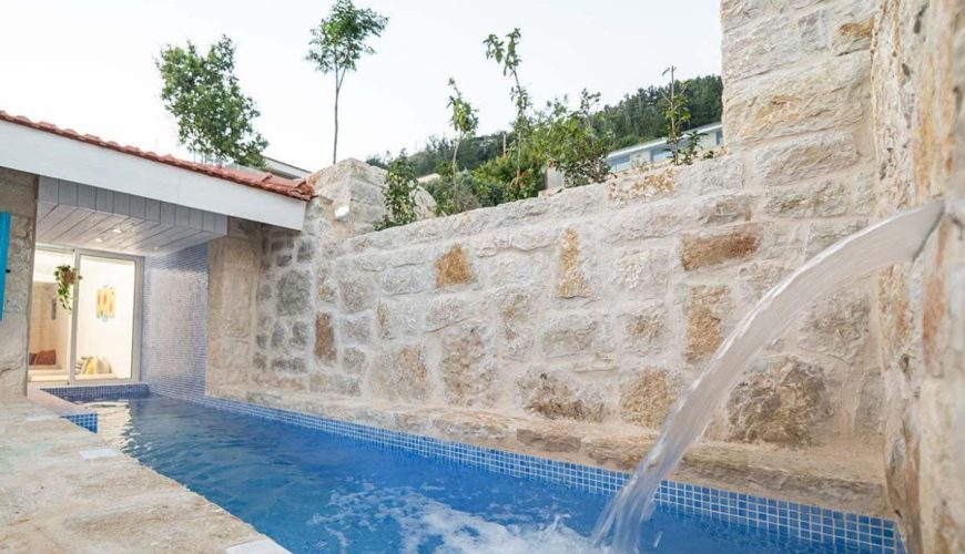 Marguerite Chalet with Private Pool in a Resort – Fatre, Jbeil