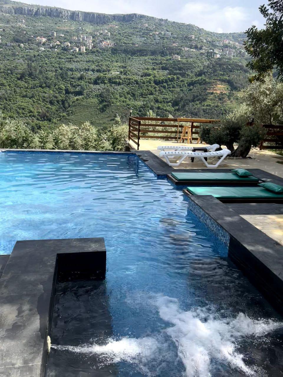 Guesthouse with Private Pool – Kfarmatta, Chouf