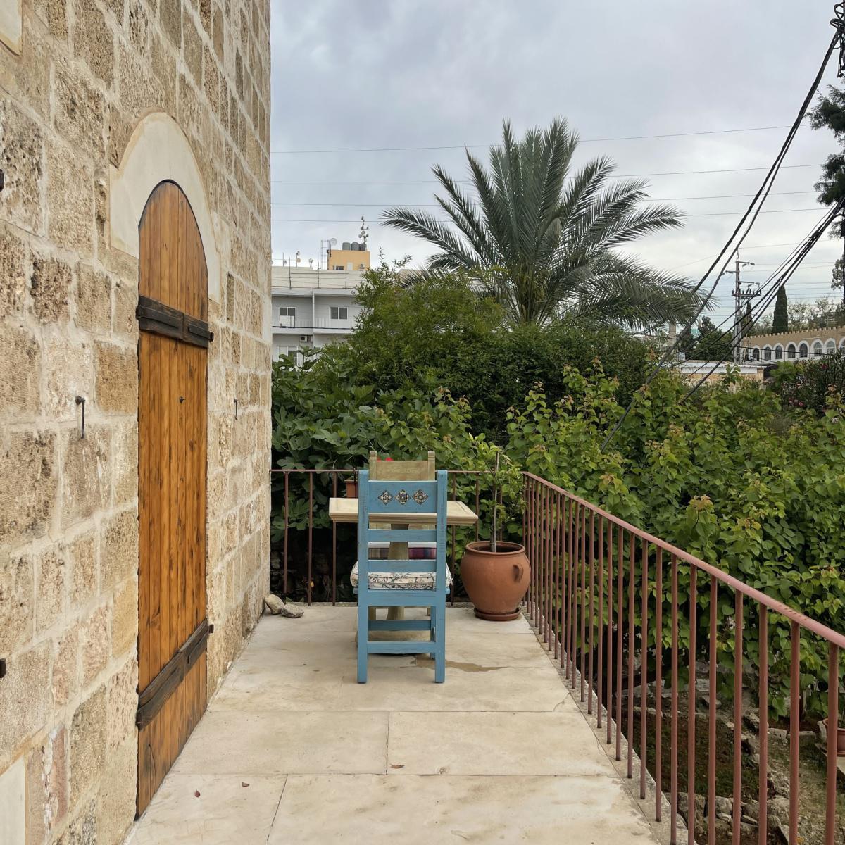 Citadel Apartment in a Guesthouse – Jbeil