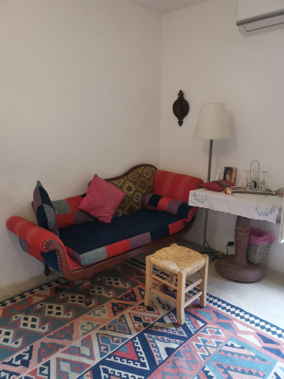 Sunflower studio in a Guesthouse – Jbeil