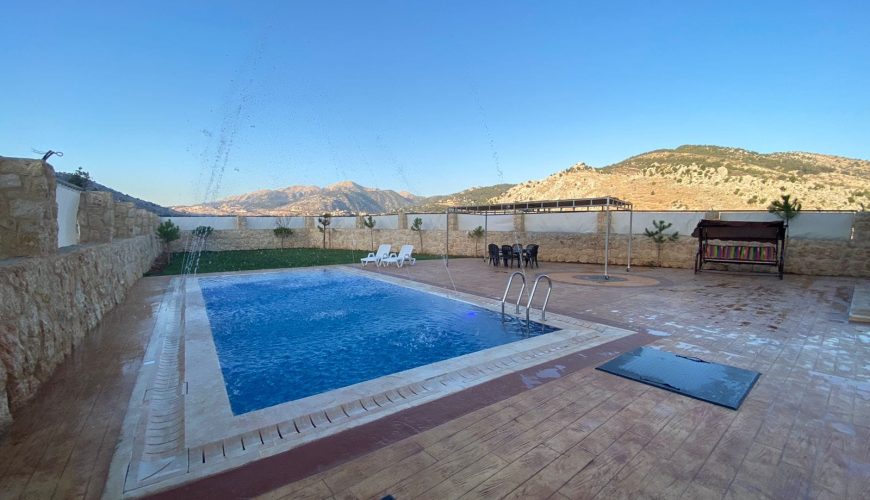 Chalet B with Private Pool – Kfarhouna, Jezzine