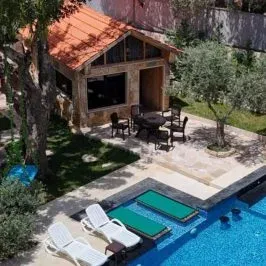 Chalet B with Infinity Pool – Kfarmatta, Chouf