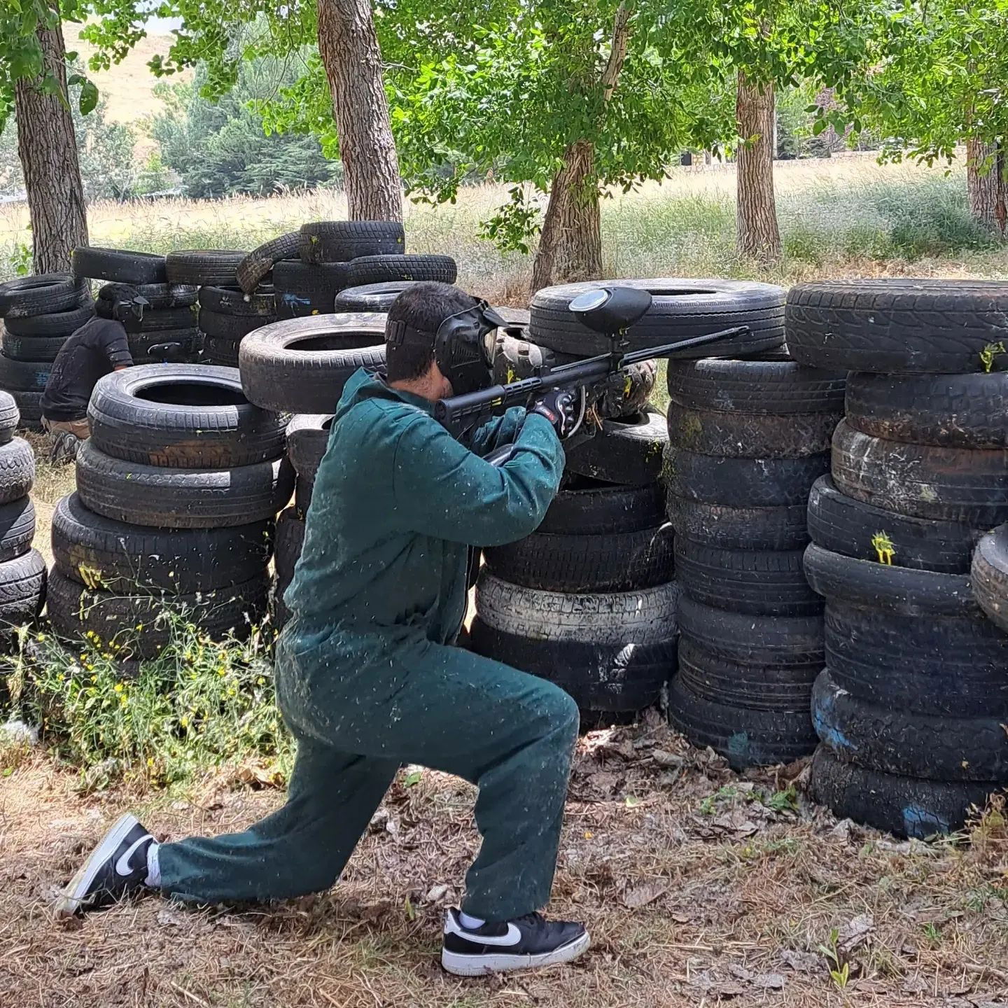 حرب الألوان في الأرز بشري