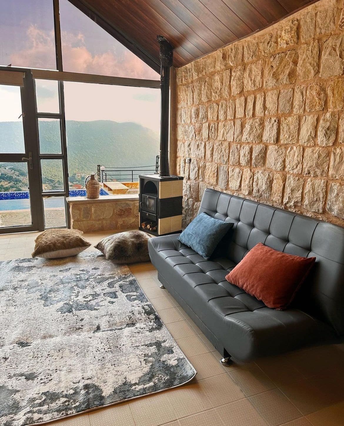 Ourea Chalet with Private Pool – Louaizeh, Jezzine