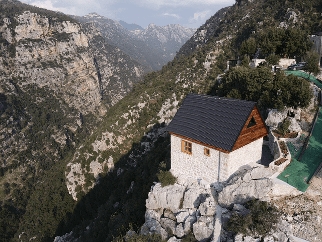 Cabin – Yahchouch, Keserwan