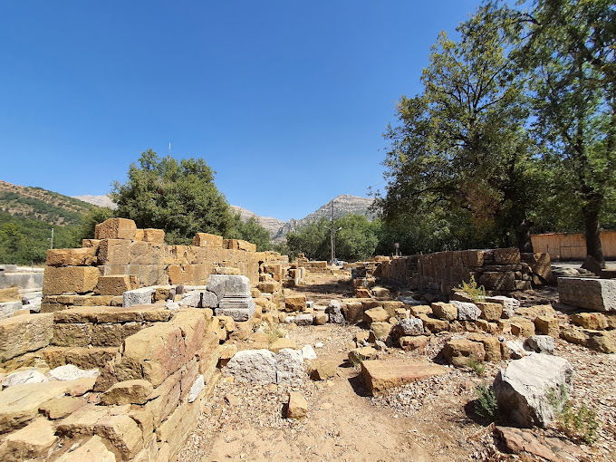 Yanouh Roman Temple