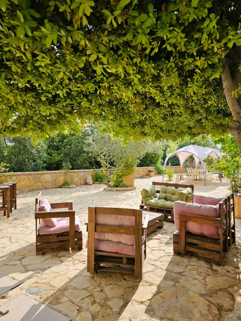 Guesthouse One with Pool – Baaqline, Chouf