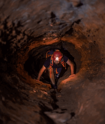 Caving in Aaqoura