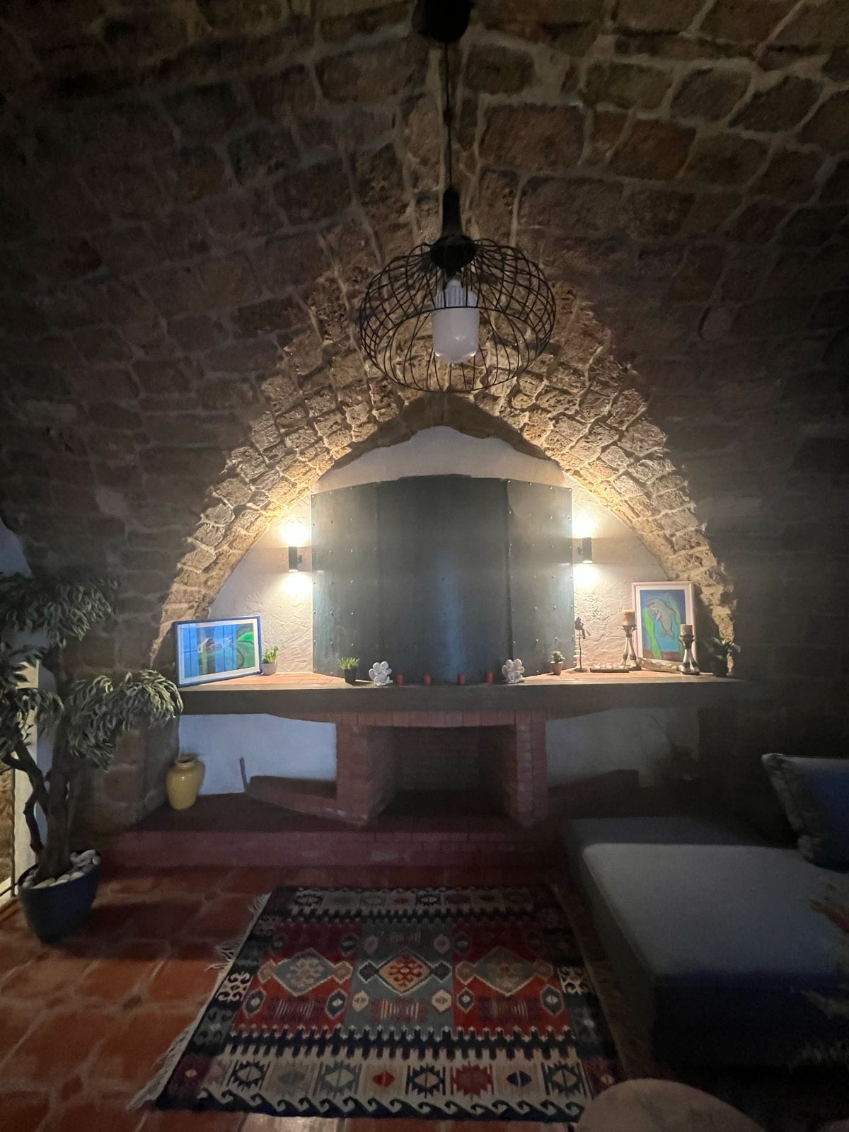 HIRAM in an Authentic Guesthouse – Byblos