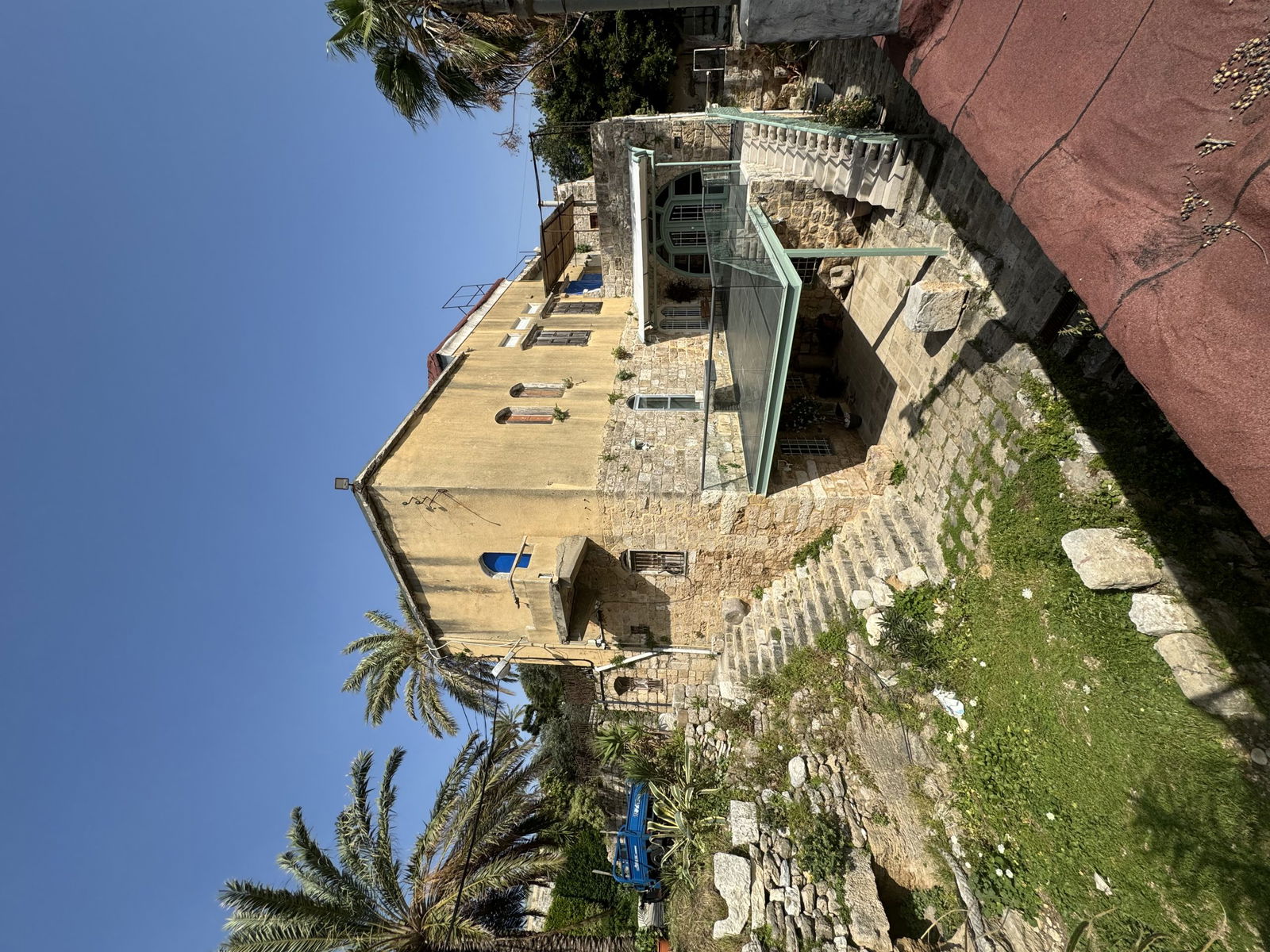 HIRAM in an Authentic Guesthouse – Byblos