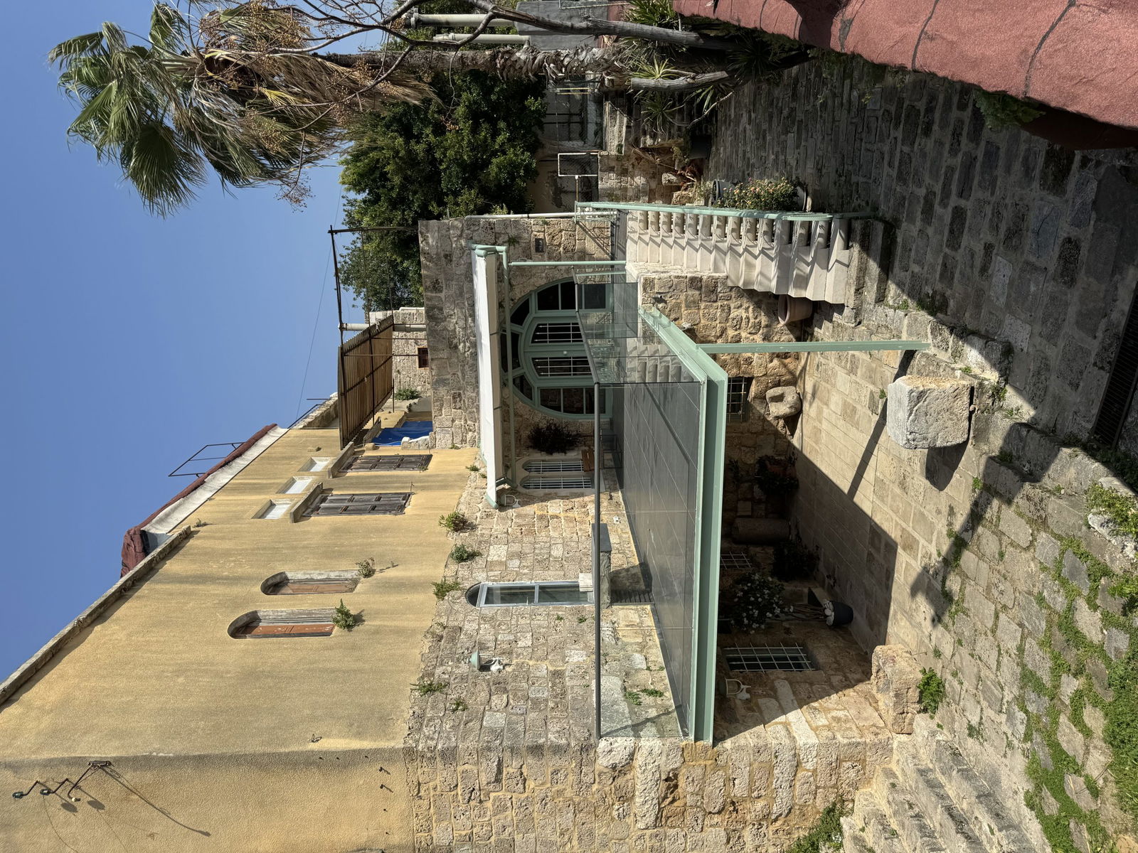 HIRAM in an Authentic Guesthouse – Byblos