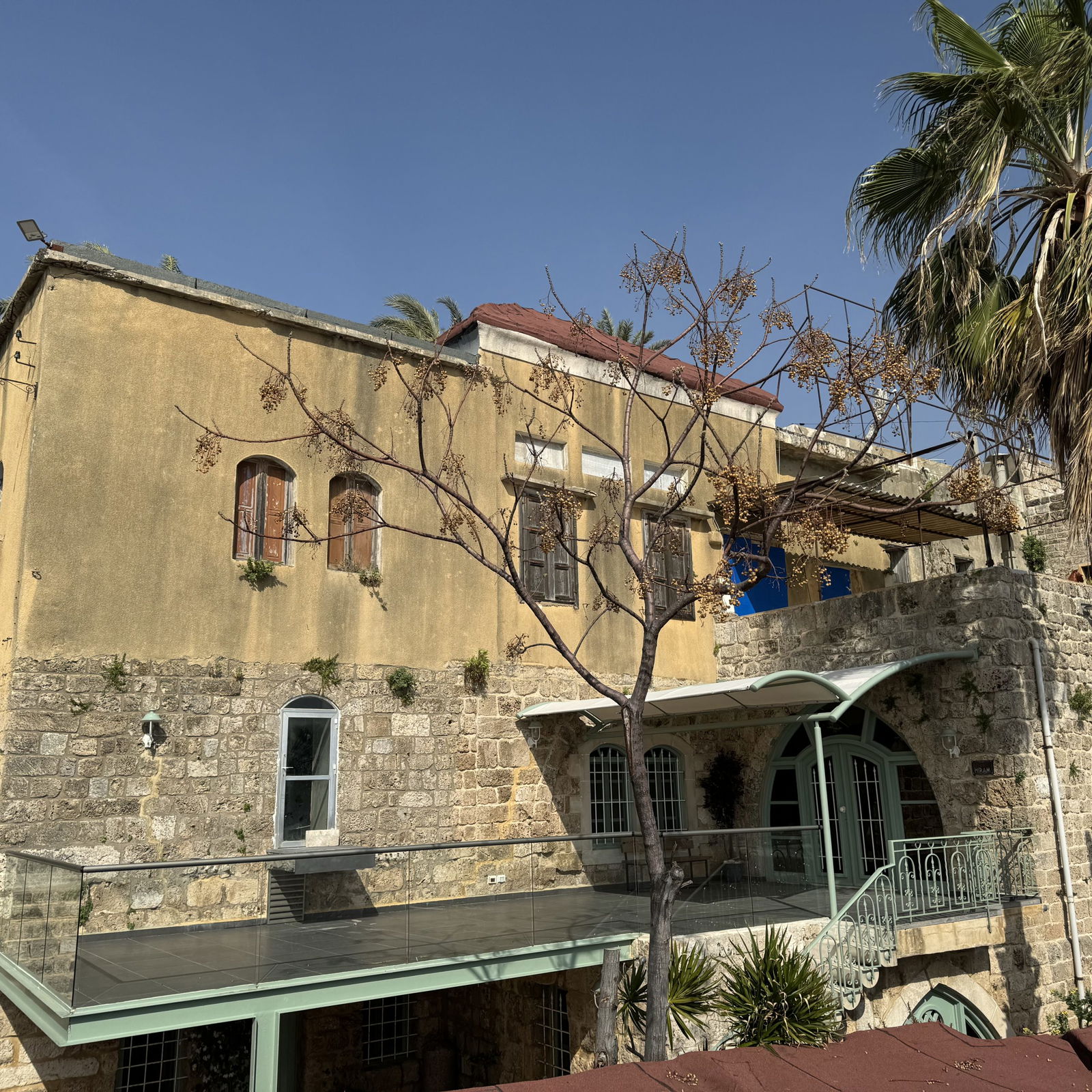 HIRAM in an Authentic Guesthouse – Byblos