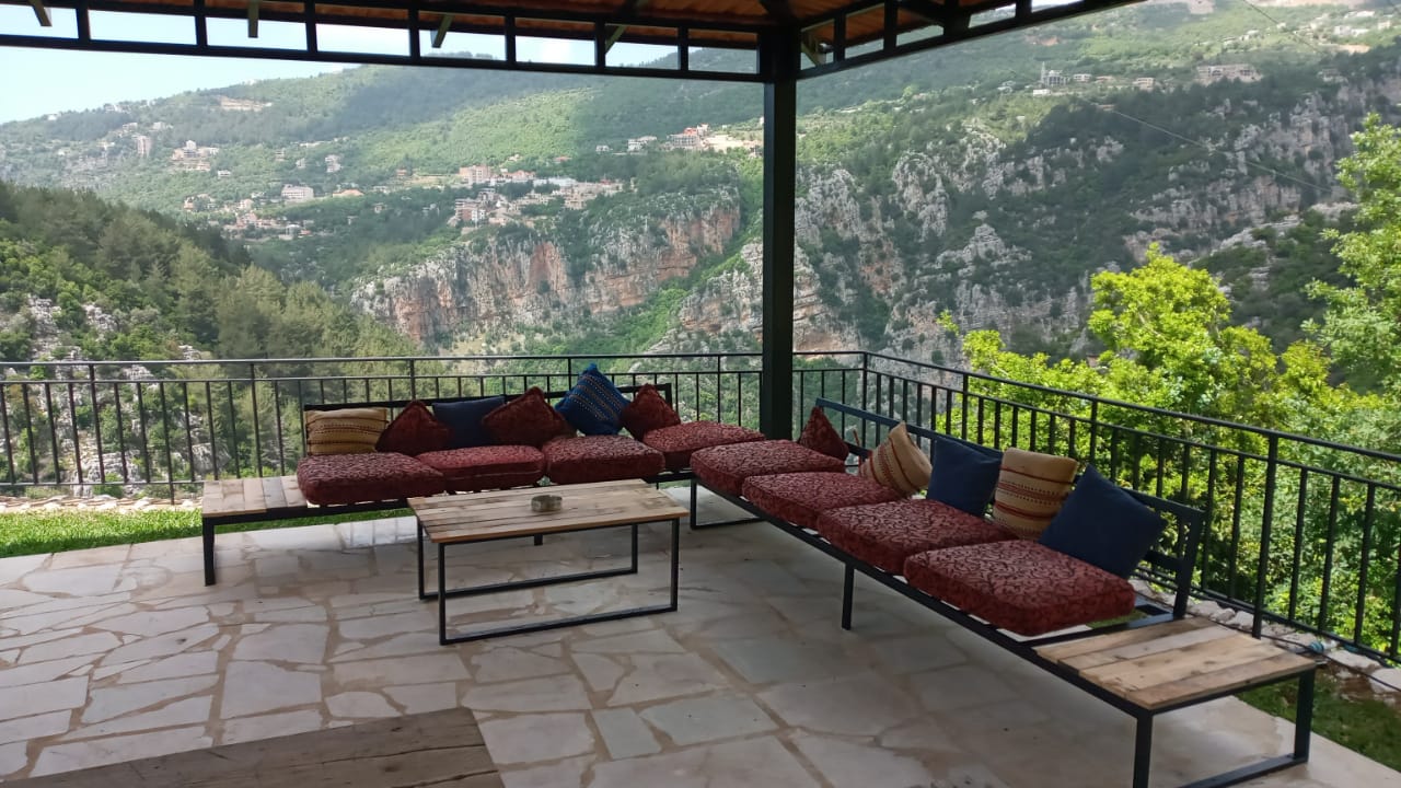 Chalet One – Yahchouch, Keserwan