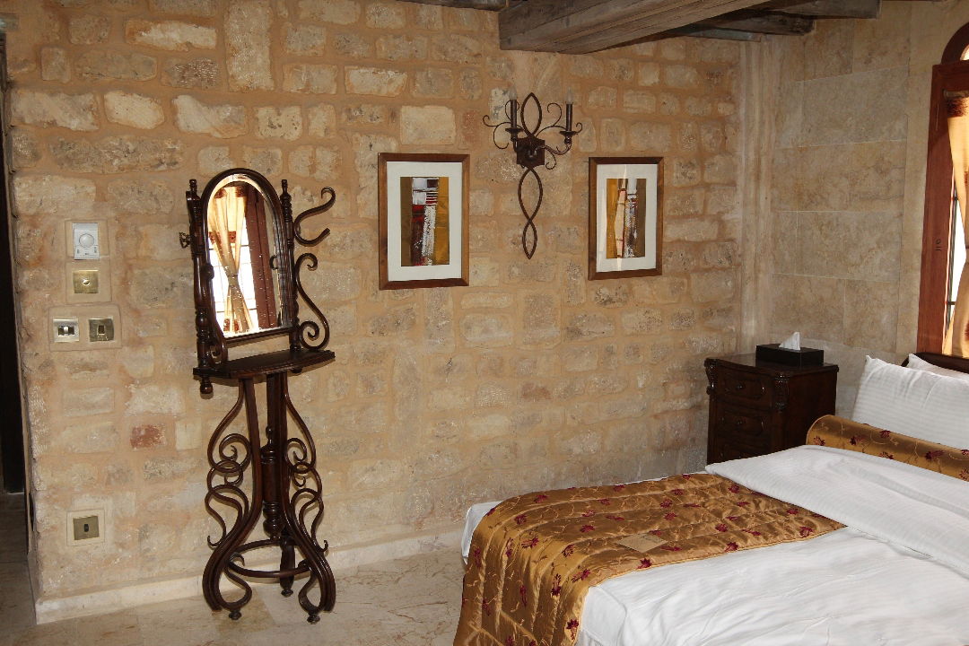 Deluxe Double Room in a Traditional Village – Beirut