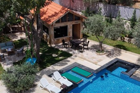 Chalet B with Infinity Pool – Kfarmatta, Chouf