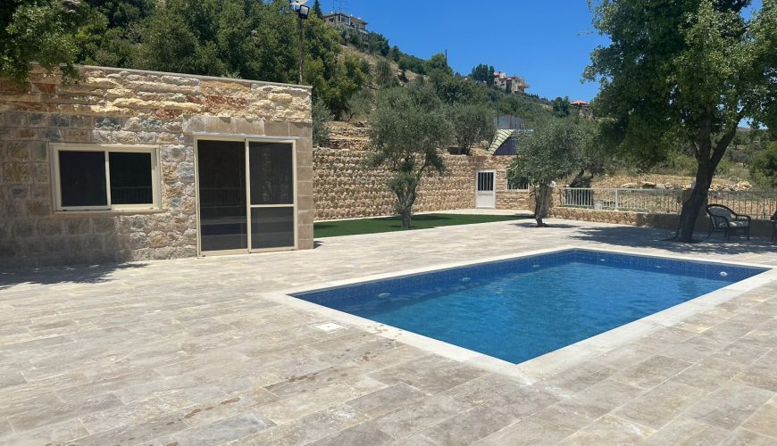 Chalet Haven with Private Pool – Mazraat al Chouf