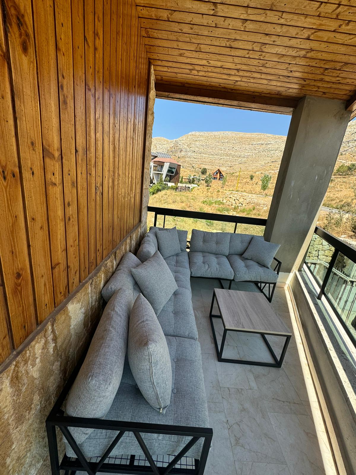 Apartment 202 – Faraya