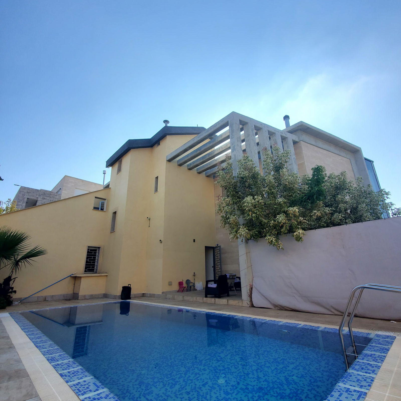 Villa with Private Pool – Mansouriet Bhamdoun