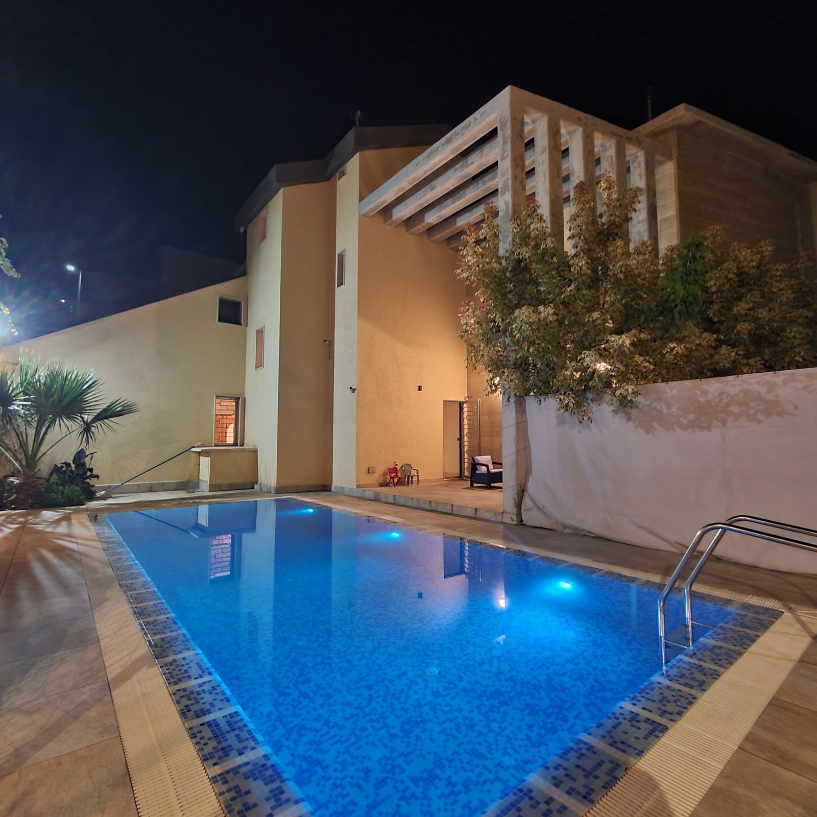 Villa with Private Pool – Mansouriet Bhamdoun