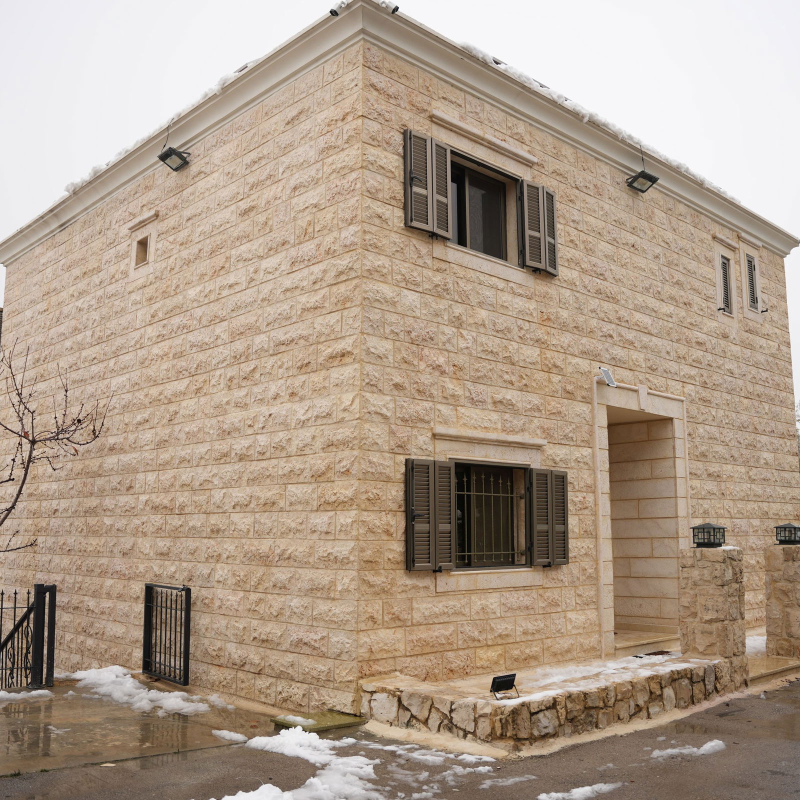 Three Floors Villa – Annaya, Jbeil